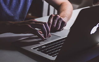 意甲媒体透露：埃斯图皮尼安的脚踝问题比想象的要严重！他不太可能在下一场联赛中恢复